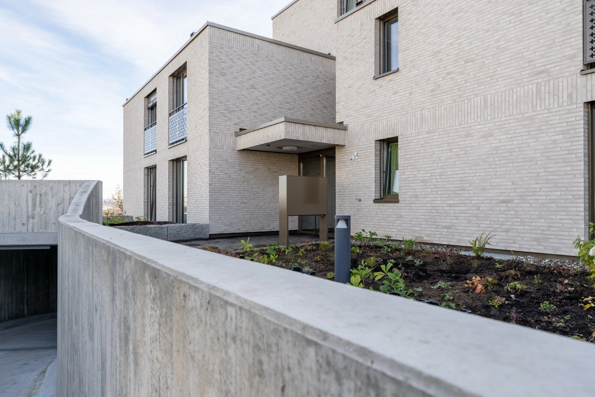 MFH Rümlang hinterlüftete Fassade Klinker — R-COOR Referenzprojekt